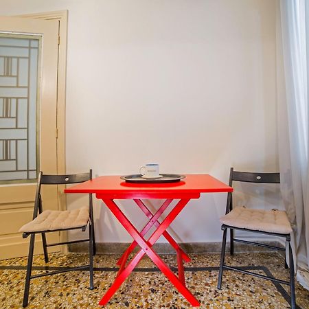 Downtown Quiet Apartment On A Pedestrian Street Athene Buitenkant foto