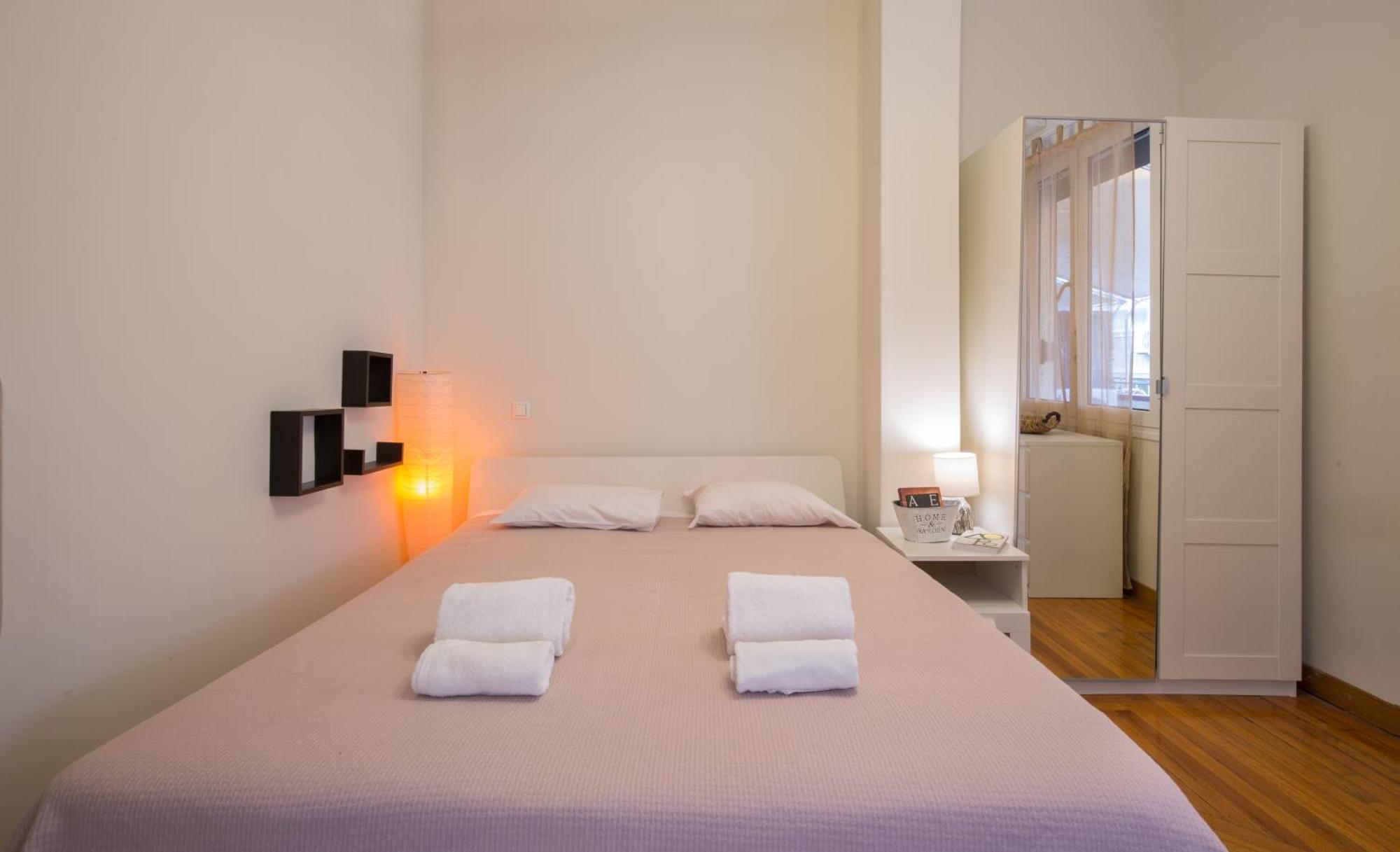 Downtown Quiet Apartment On A Pedestrian Street Athene Buitenkant foto